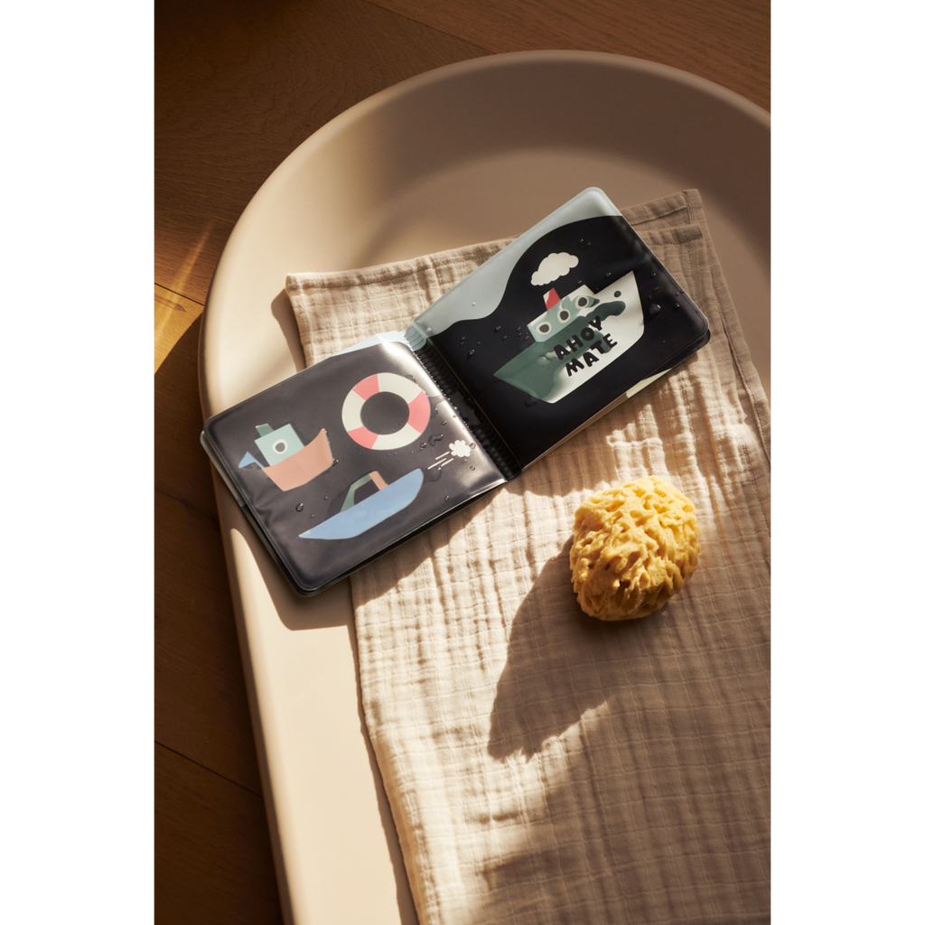 Waylon Sailing Magic Water Book